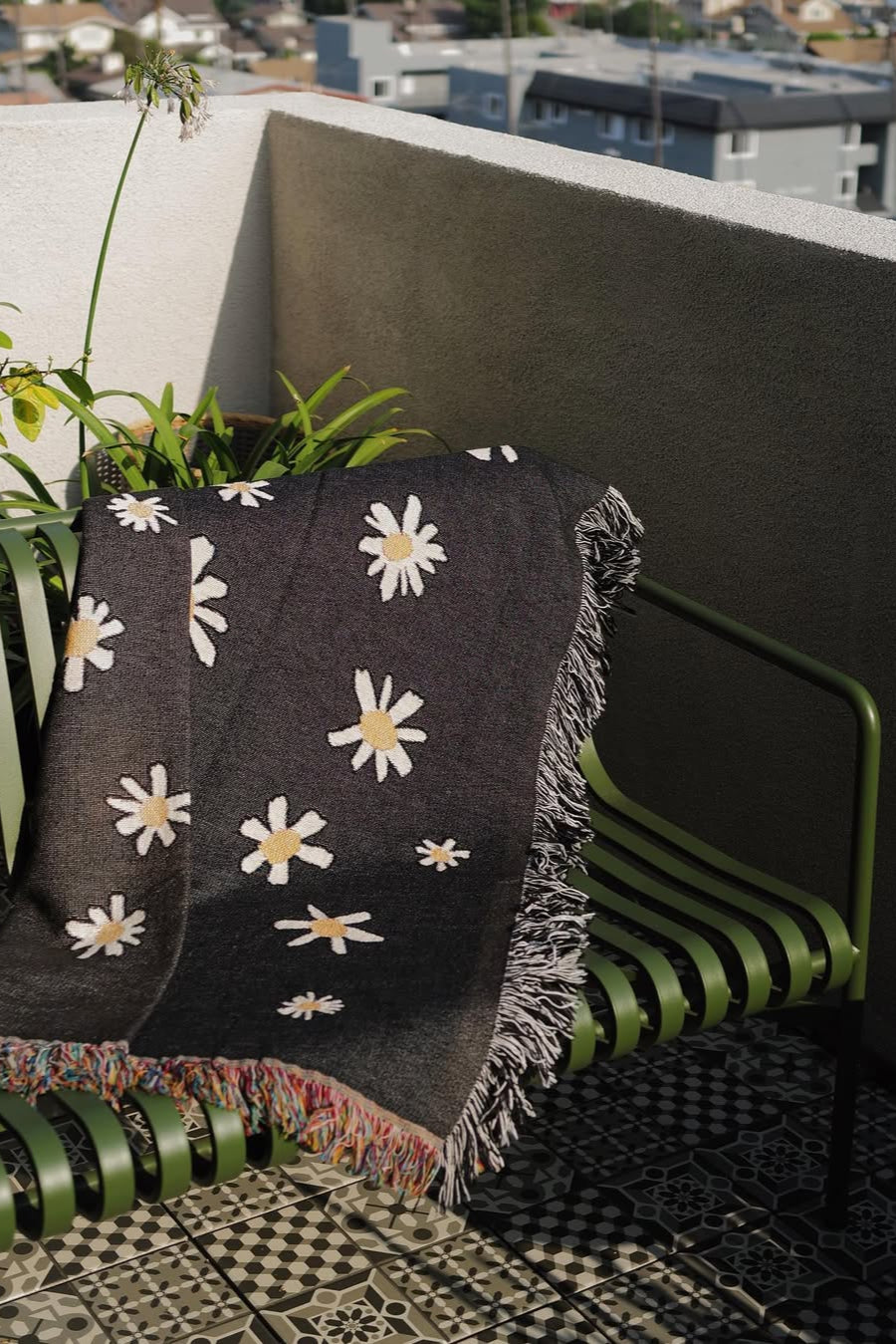 Bien Mal - Beatriz Throw Blanket · TINGKO SELECT