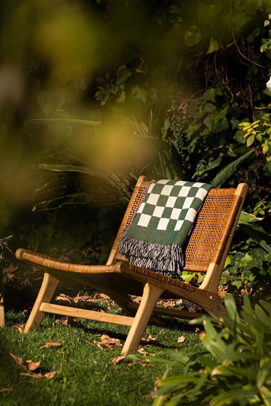 Bien Mal - Mate Throw Blanket · TINGKO SELECT