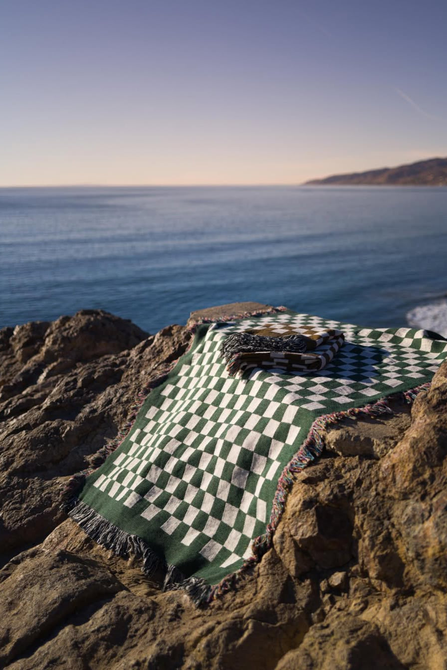 Bien Mal - Mate Throw Blanket · TINGKO SELECT
