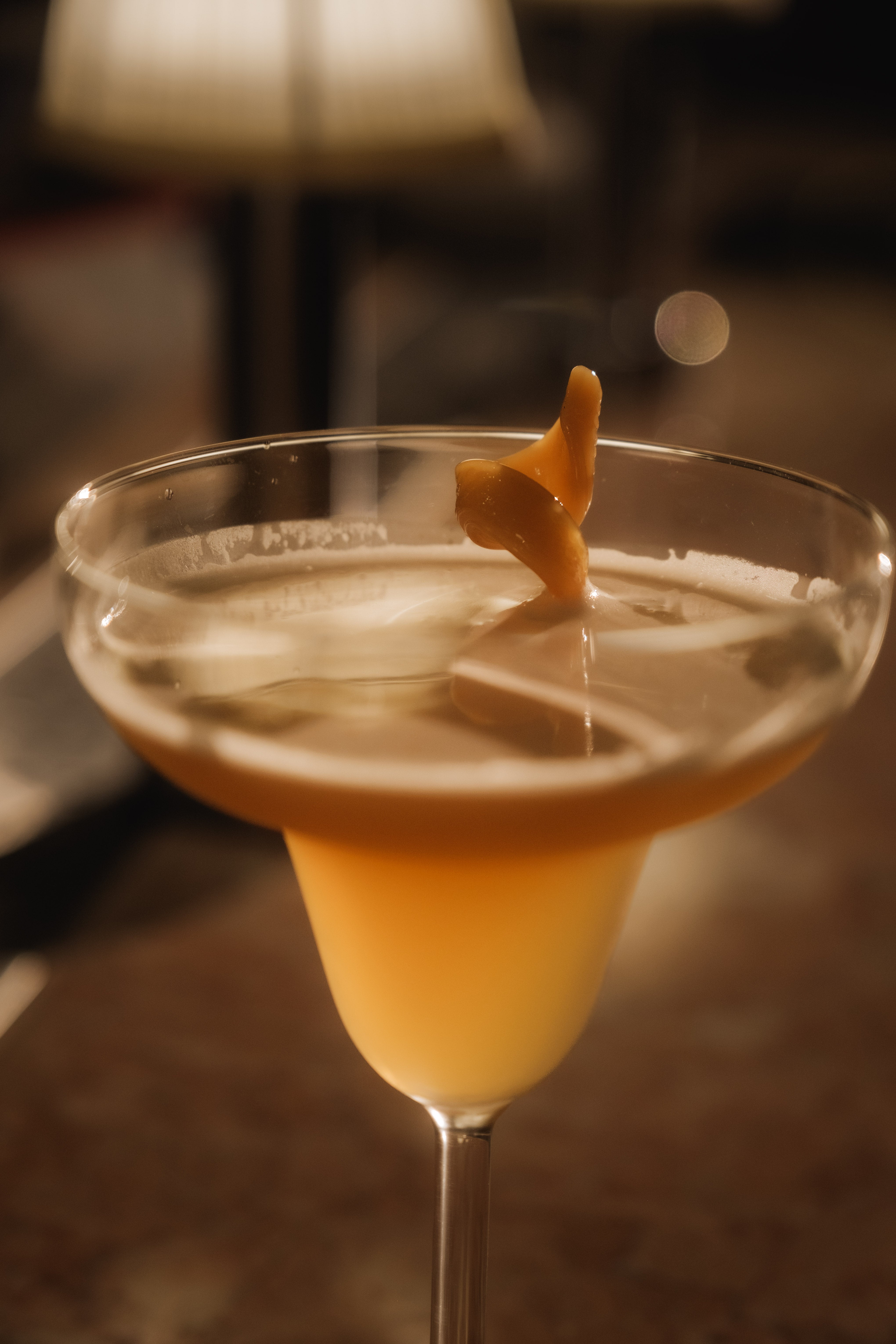 旋轉橙皮雞尾酒杯– TINGKO SELECT